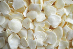 Garlic flakes without root